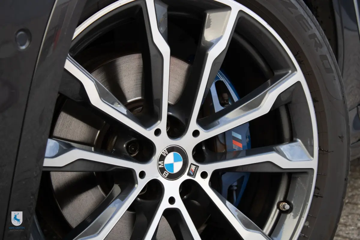xDrive30i High Executive M Sport / Harmann Kardon / Apple carplay