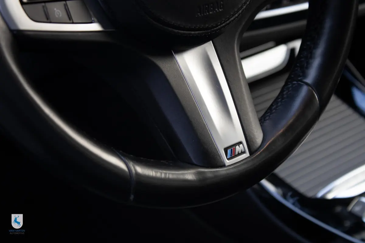 xDrive30i High Executive M Sport / Harmann Kardon / Apple carplay