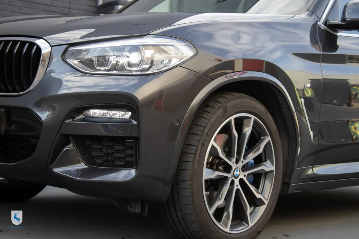 xDrive30i High Executive M Sport / Harmann Kardon / Apple carplay