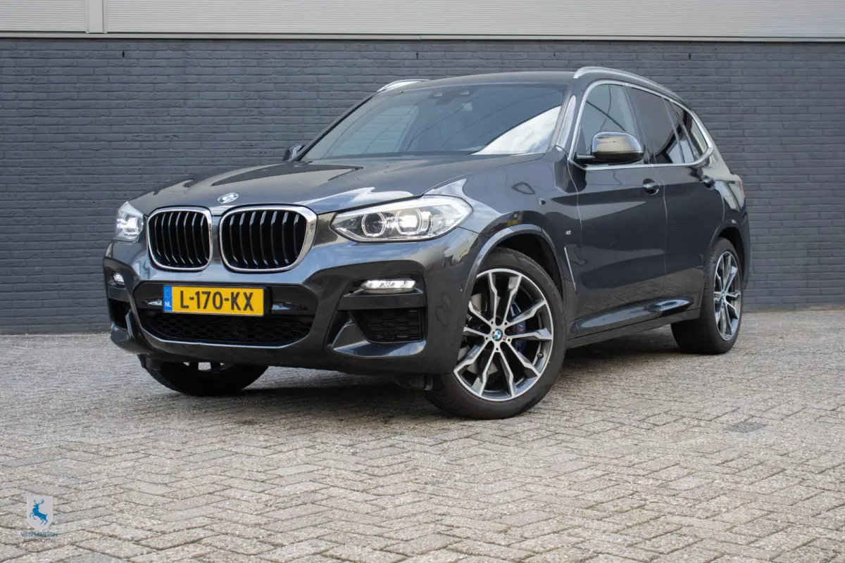 xDrive30i High Executive M Sport / Harmann Kardon / Apple carplay