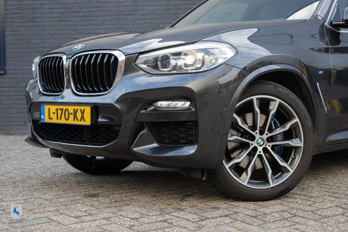 xDrive30i High Executive M Sport / Harmann Kardon / Apple carplay