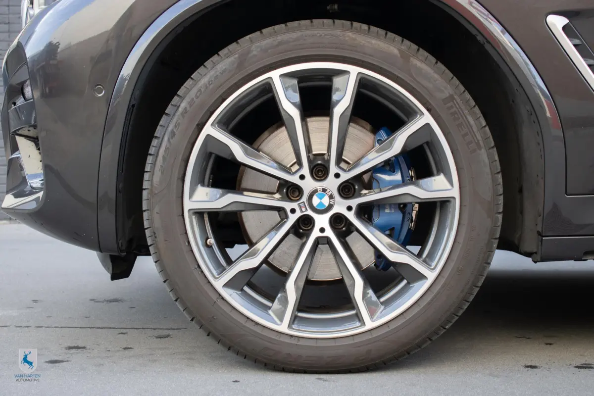 xDrive30i High Executive M Sport / Harmann Kardon / Apple carplay