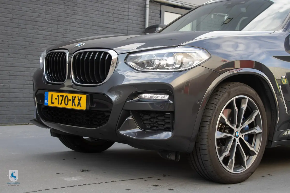 xDrive30i High Executive M Sport / Harmann Kardon / Apple carplay