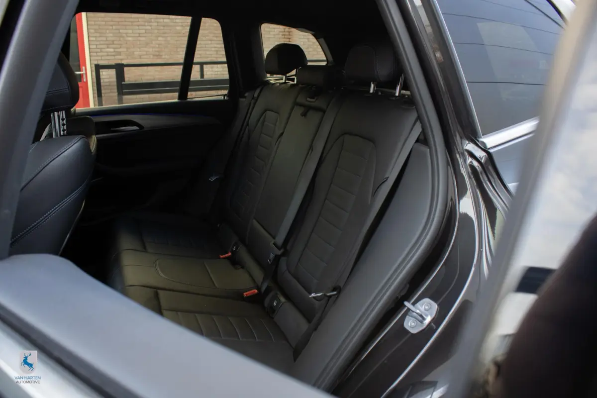 xDrive30i High Executive M Sport / Harmann Kardon / Apple carplay