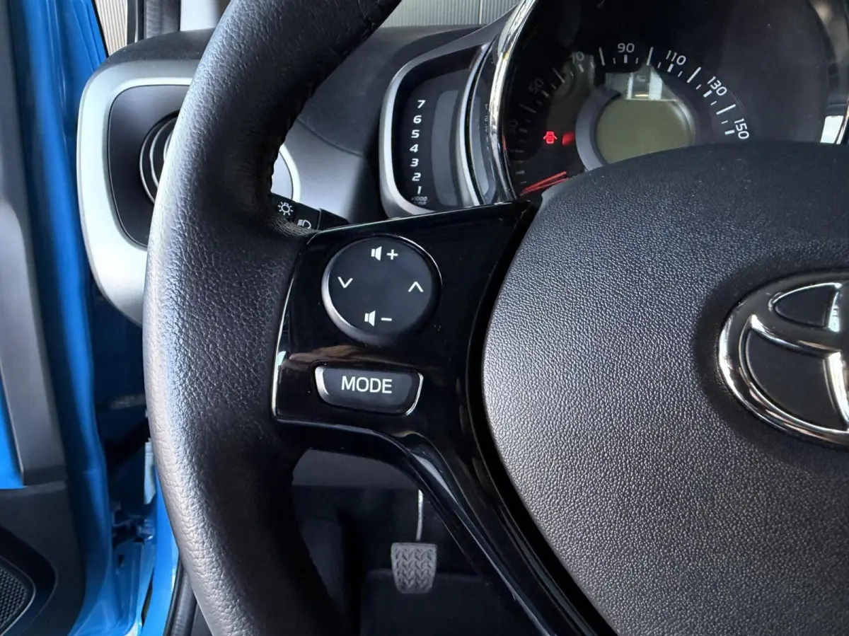 1.0 VVT-i x D Team|Airco|Bluetooth|Cruise|
