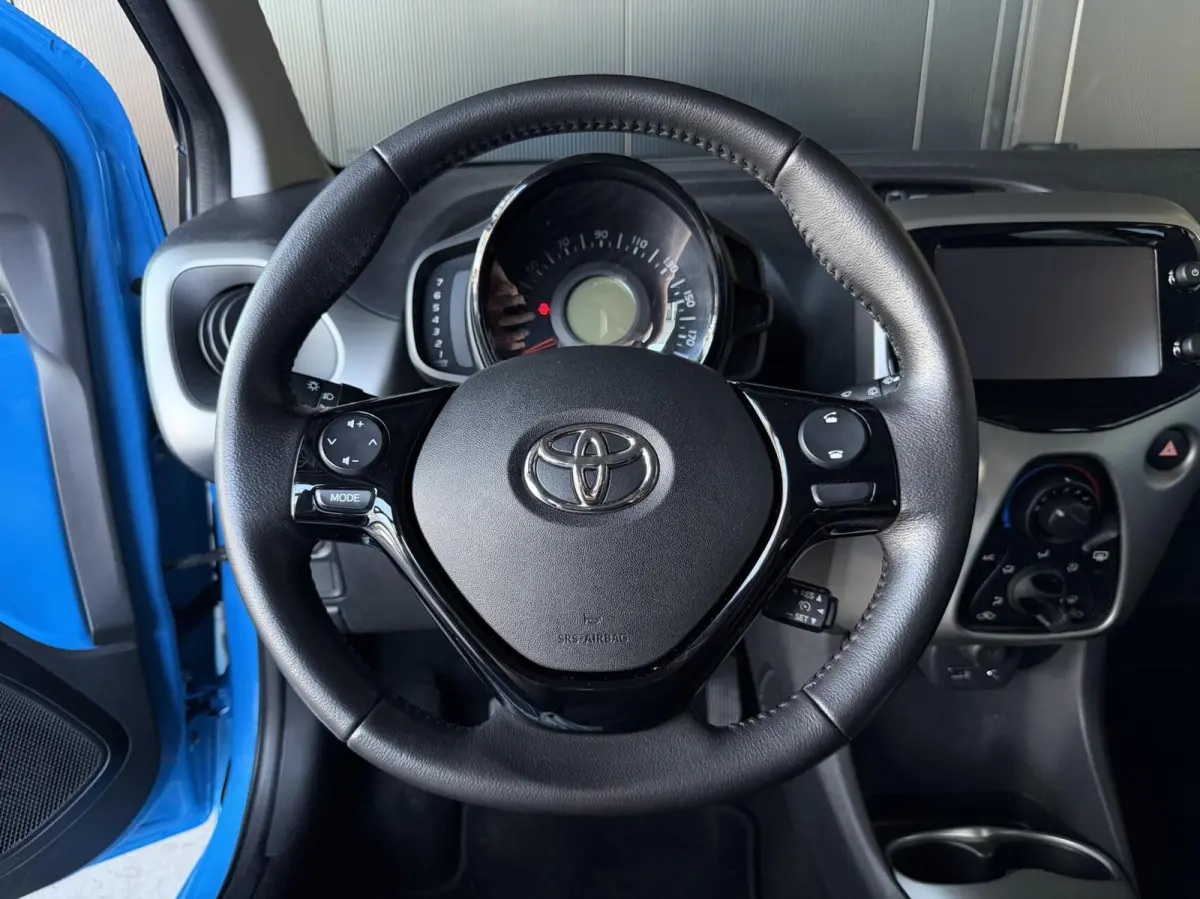 1.0 VVT-i x D Team|Airco|Bluetooth|Cruise|