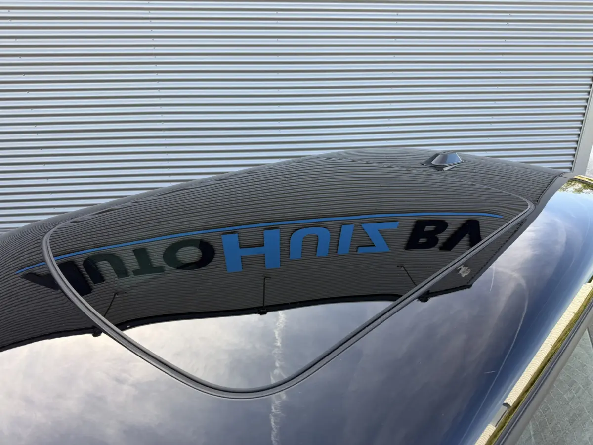 3-Deurs SE Favoured XL 54.2 kWh Panoramadak Carplay Harman-Kardon Keyless Entry 360 Camera 18 Inch LED Stuurverwarming Tot 402 KM Actieradius!