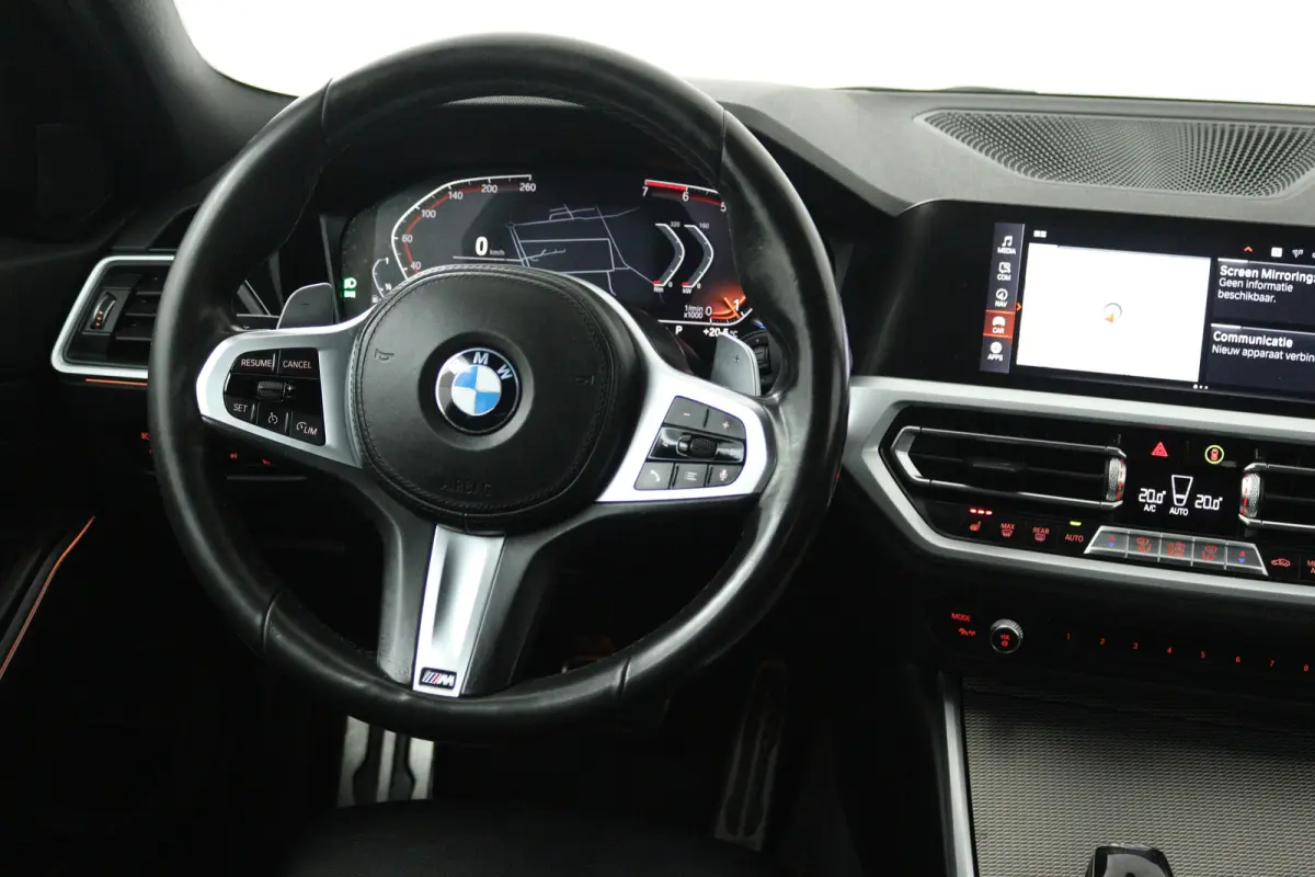 320i High Executive M-sport(M-PAkKKET, CAMERA, STOELVERWARMING, SFEERVERLICHTING, DEALER ONDERHOUDEN)