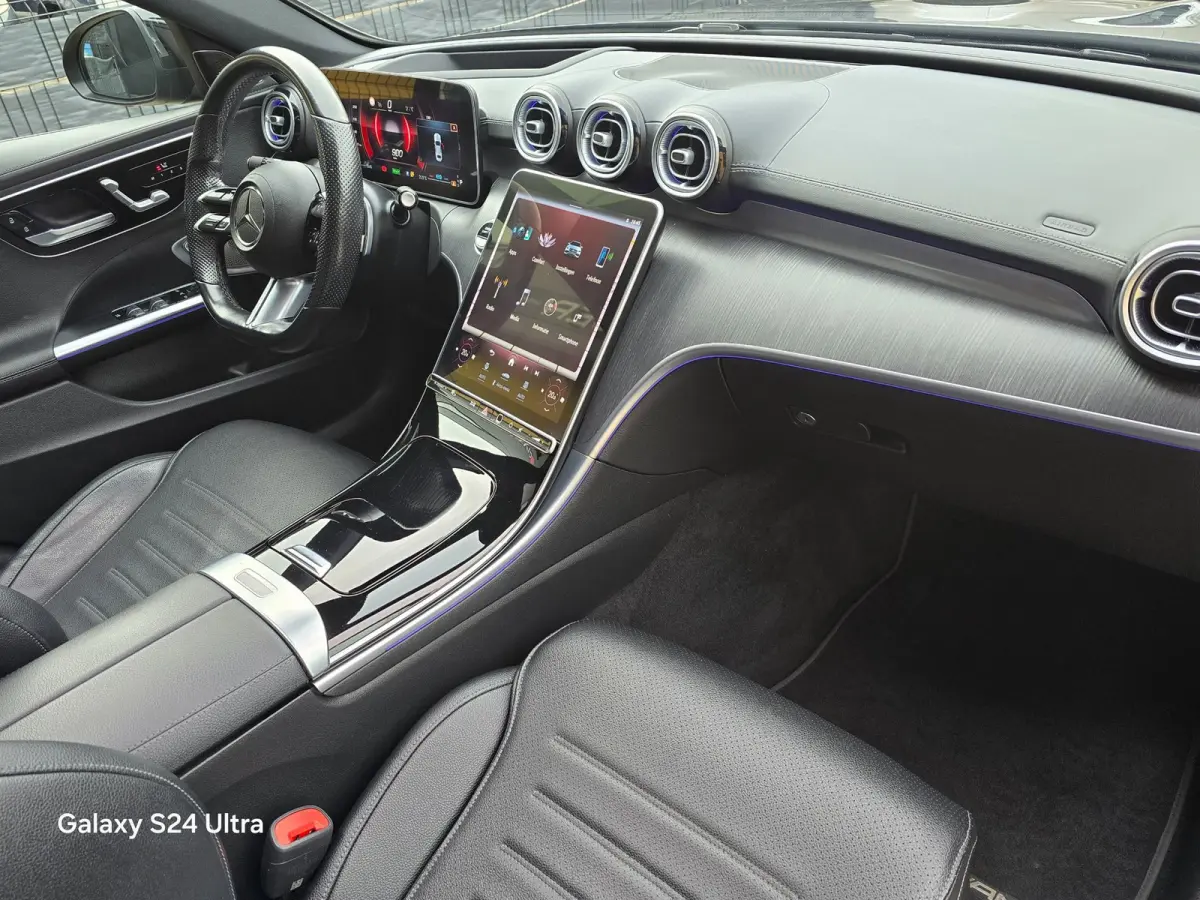 180 AMG Line / Aut /Head Up / Leder / Burmester / 360 Camera / Burmester / Memory / Open Panoramadak