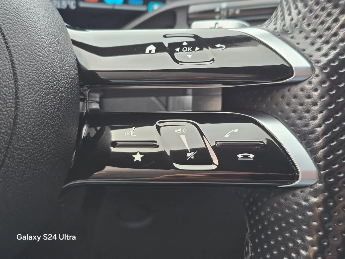 180 AMG Line / Aut /Head Up / Leder / Burmester / 360 Camera / Burmester / Memory / Open Panoramadak