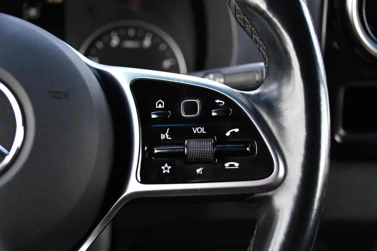 319 1.9 CDI L2H2 RWD Black Edition 360 Camera, Cruise, LED, 3500kg Trekhaak, Carplay, Leder, 10,5'' Mbux, 190pk, Automaat, NAVI, Uniek!