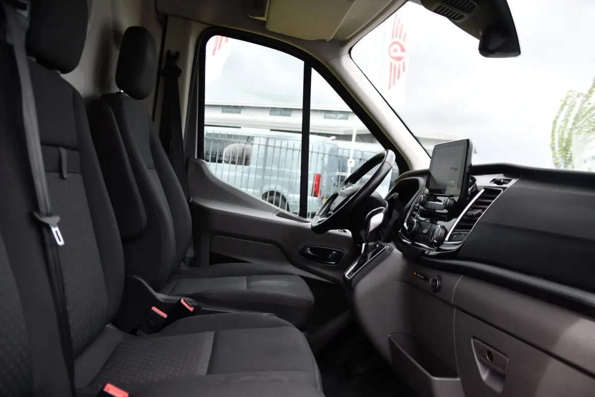 350 2.0 TDCI L2H2 Limited PB Edition Cruise, Camera, Carplay, Xenon, 185pk, Multimedia, Automaat, Trekhaak, Betimmering, Uniek!