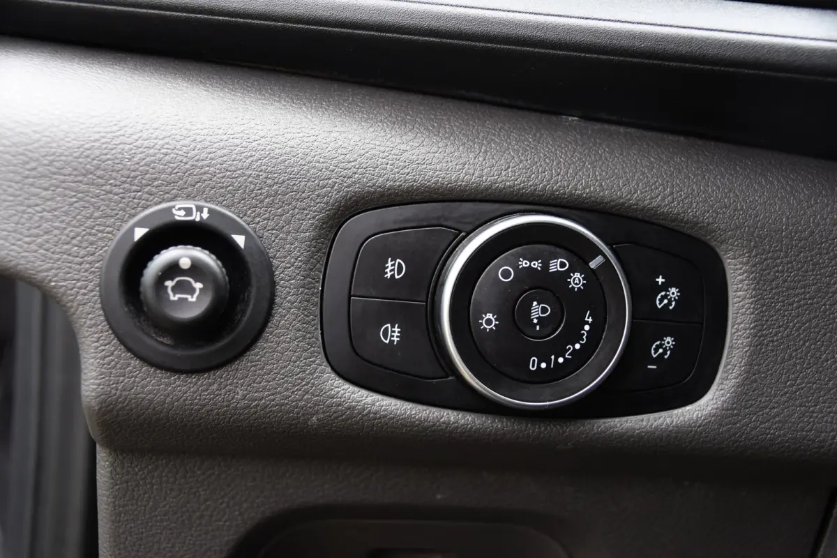350 2.0 TDCI L2H2 Limited PB Edition Cruise, Camera, Carplay, Xenon, 185pk, Multimedia, Automaat, Trekhaak, Betimmering, Uniek!