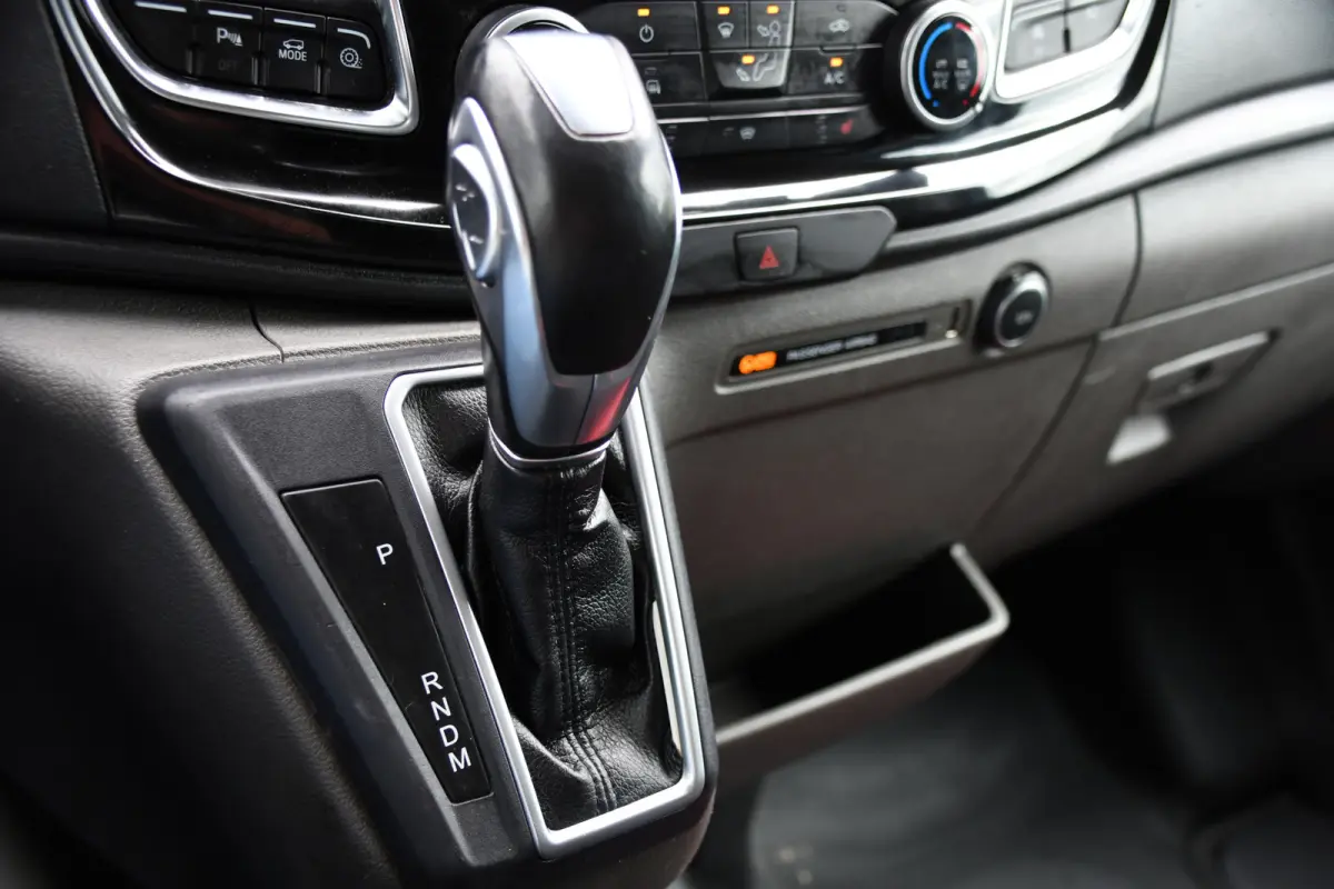 350 2.0 TDCI L2H2 Limited PB Edition Cruise, Camera, Carplay, Xenon, 185pk, Multimedia, Automaat, Trekhaak, Betimmering, Uniek!