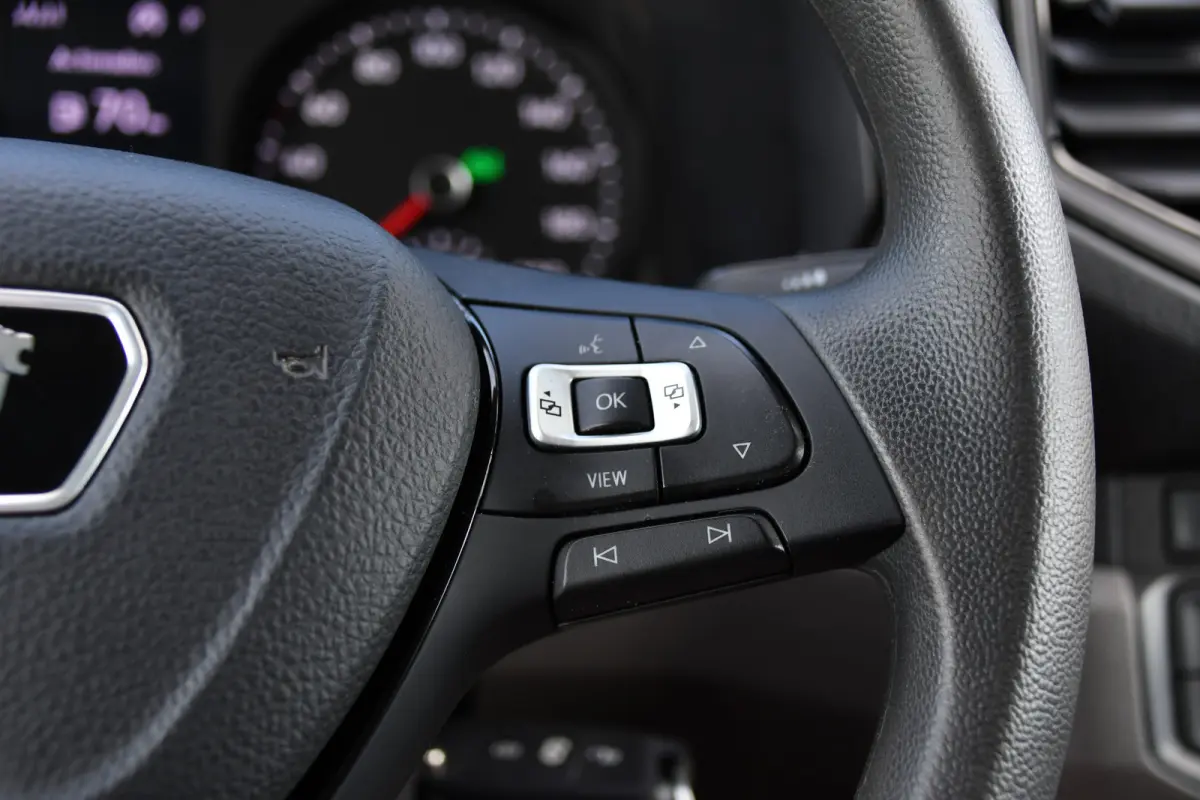 3.180 35 2.0 L3H2 PB Edition Cruise, Camera, Carplay, LED, 177pk, Automaat, Geveerde stoel, Multimedia, Uniek!
