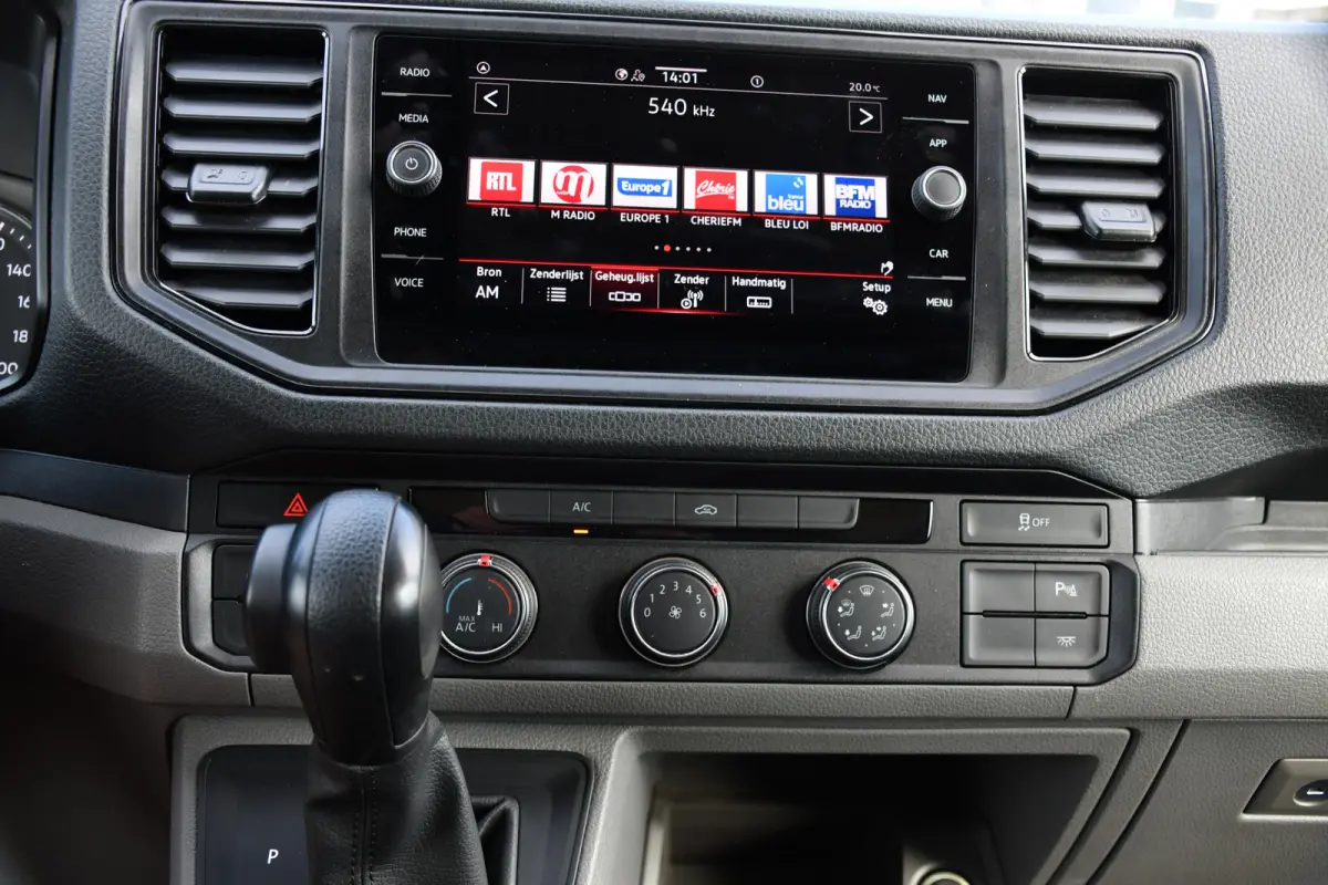 3.180 35 2.0 L3H2 PB Edition Cruise, Camera, Carplay, LED, 177pk, Automaat, Geveerde stoel, Multimedia, Uniek!