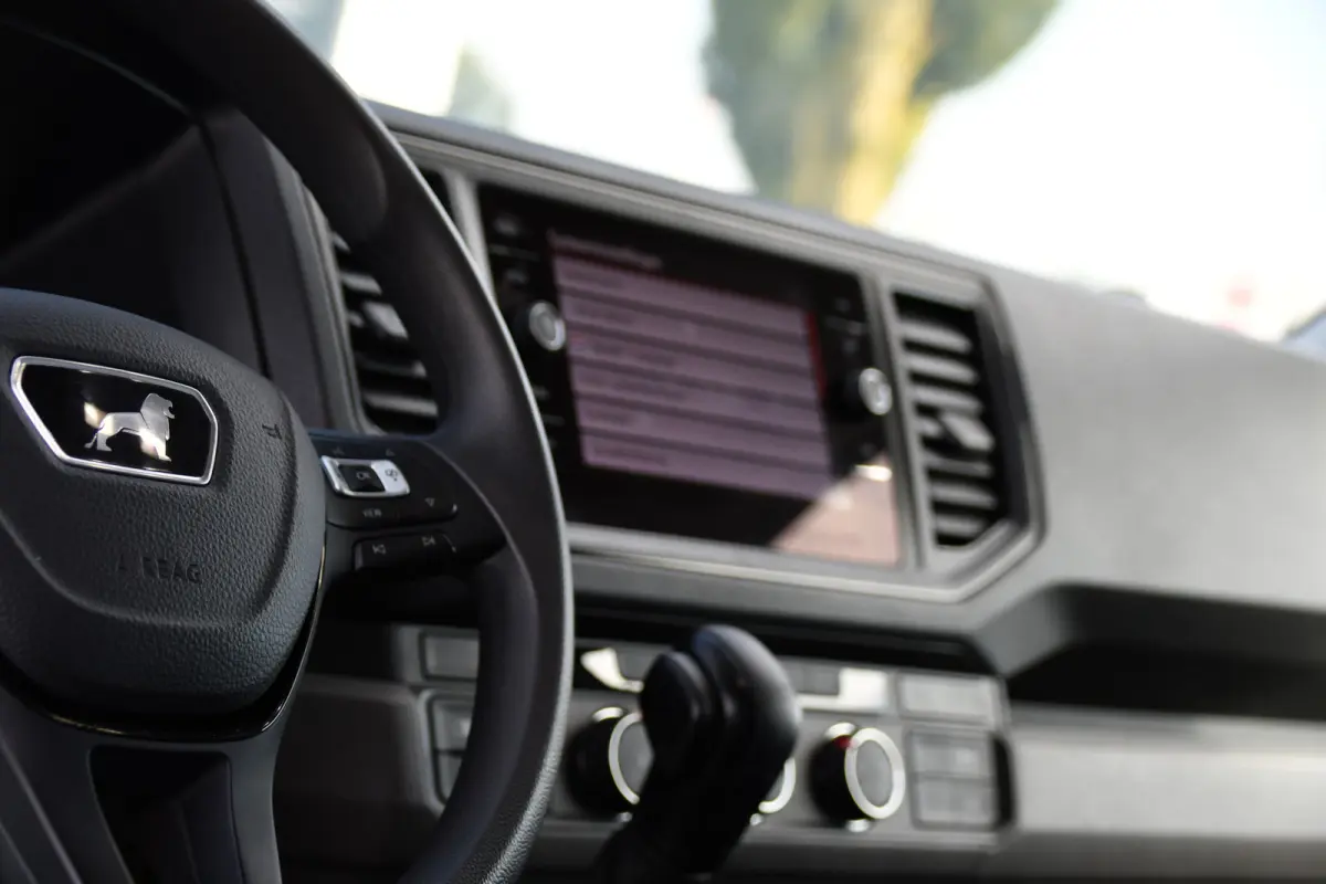 3.180 35 2.0 L3H2 PB Edition Cruise, Camera, Carplay, LED, 177pk, Automaat, Geveerde stoel, Multimedia, Uniek!