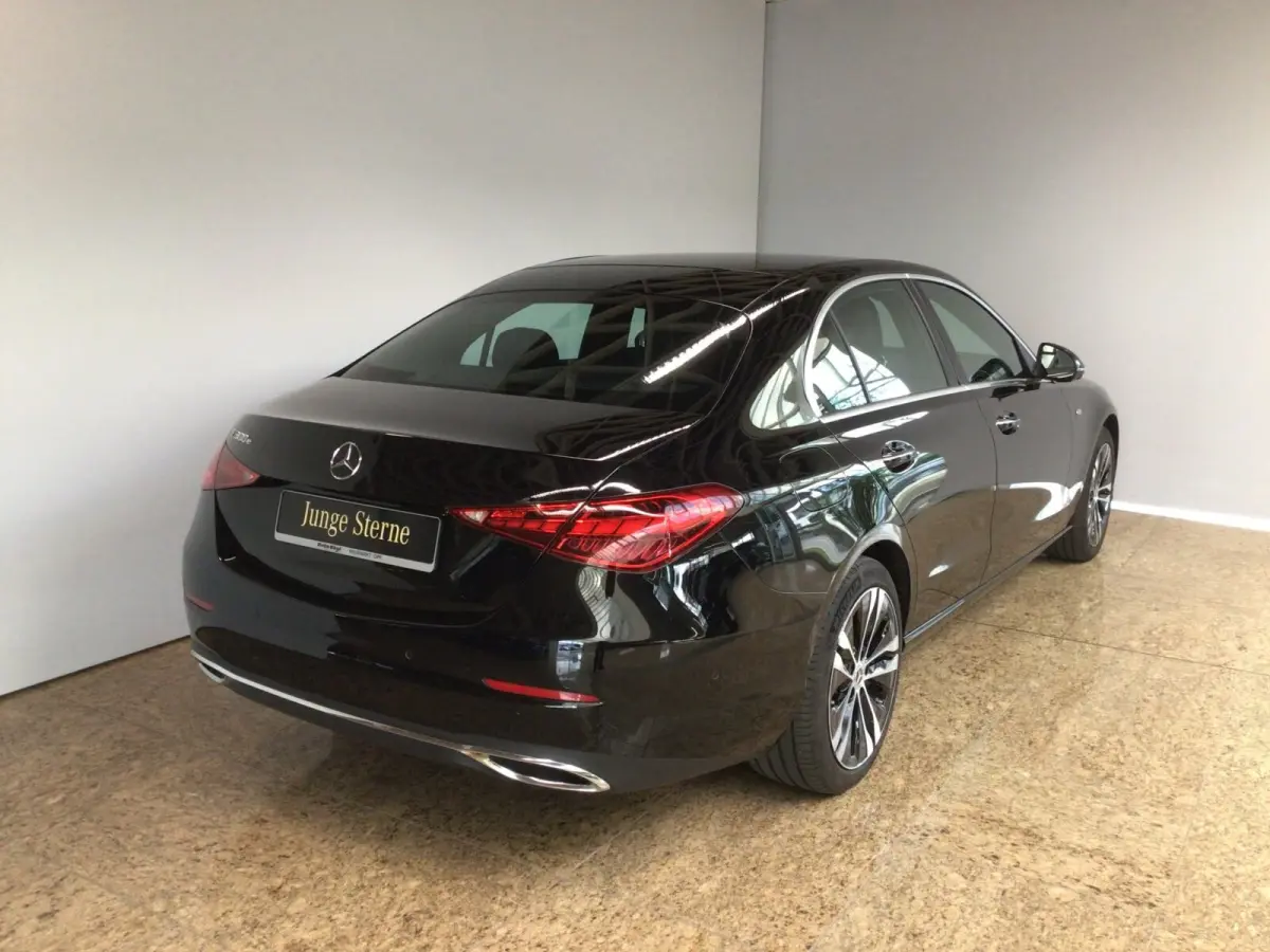 300e AVANTGARDE ** LED, MEMORY, TREKH, ACC, HuD, WINTERPACK, 18-inch LMV, KEYLESS ** Ex MB-AG - UNFALLFREI ** ** INFORMEER OOK NAAR ONZE AANTREKKELIJKE FINANCIAL-LEASE TARIEVEN **