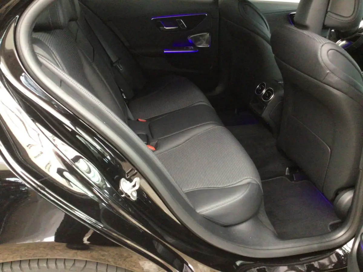 300e AVANTGARDE ** LED, MEMORY, TREKH, ACC, HuD, WINTERPACK, 18-inch LMV, KEYLESS ** Ex MB-AG - UNFALLFREI ** ** INFORMEER OOK NAAR ONZE AANTREKKELIJKE FINANCIAL-LEASE TARIEVEN **