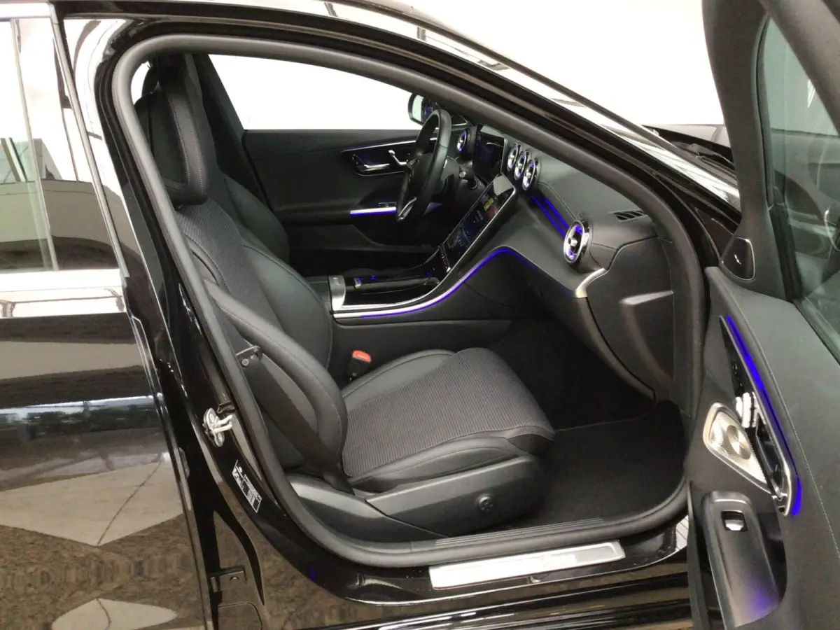 300e AVANTGARDE ** LED, MEMORY, TREKH, ACC, HuD, WINTERPACK, 18-inch LMV, KEYLESS ** Ex MB-AG - UNFALLFREI ** ** INFORMEER OOK NAAR ONZE AANTREKKELIJKE FINANCIAL-LEASE TARIEVEN **