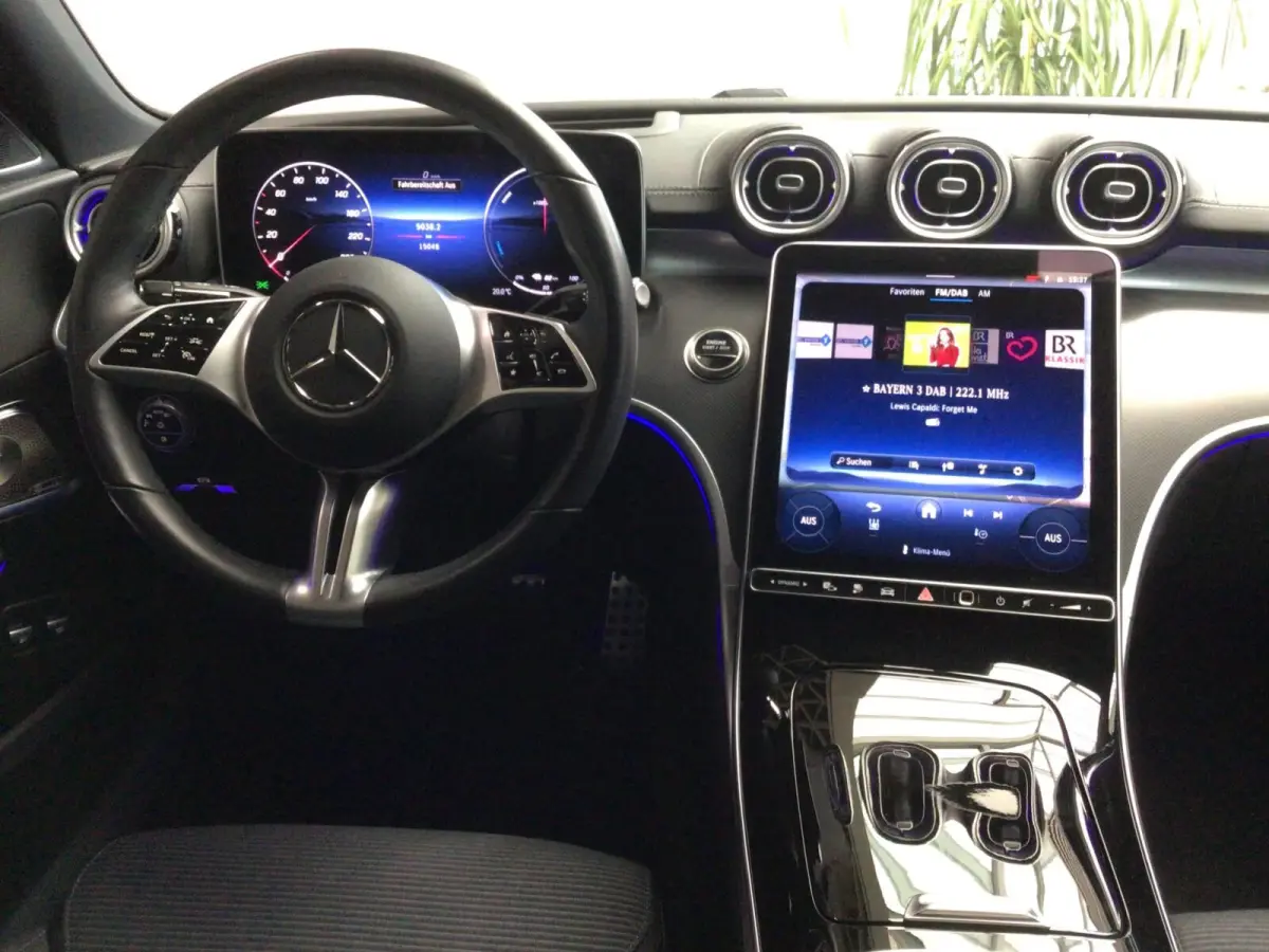 300e AVANTGARDE ** LED, MEMORY, TREKH, ACC, HuD, WINTERPACK, 18-inch LMV, KEYLESS ** Ex MB-AG - UNFALLFREI ** ** INFORMEER OOK NAAR ONZE AANTREKKELIJKE FINANCIAL-LEASE TARIEVEN **
