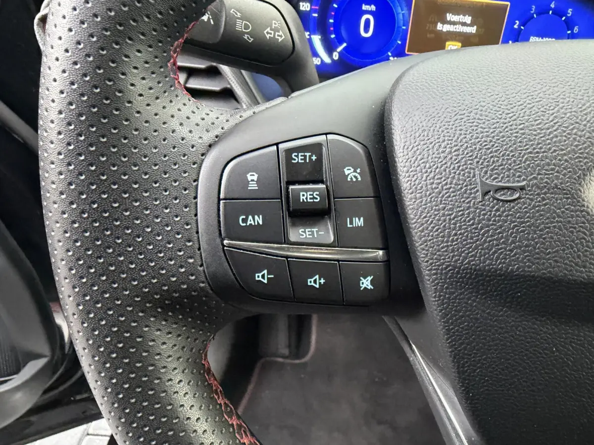 1.0 EcoBoost ST-Line X|TREKHAAK|