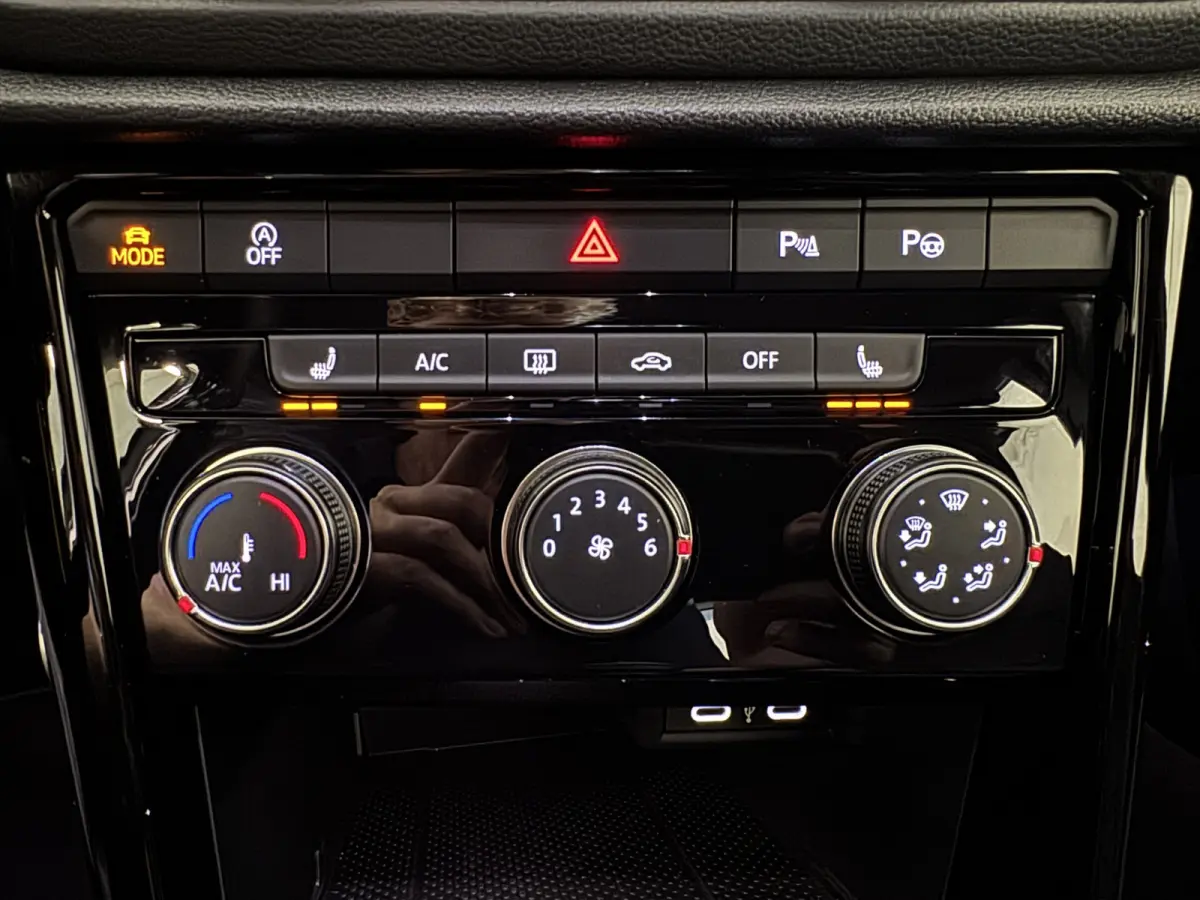 TSI 110PK R-LINE SPORT IQ.LIGHT/TREKHAAK/STOEL VERW.