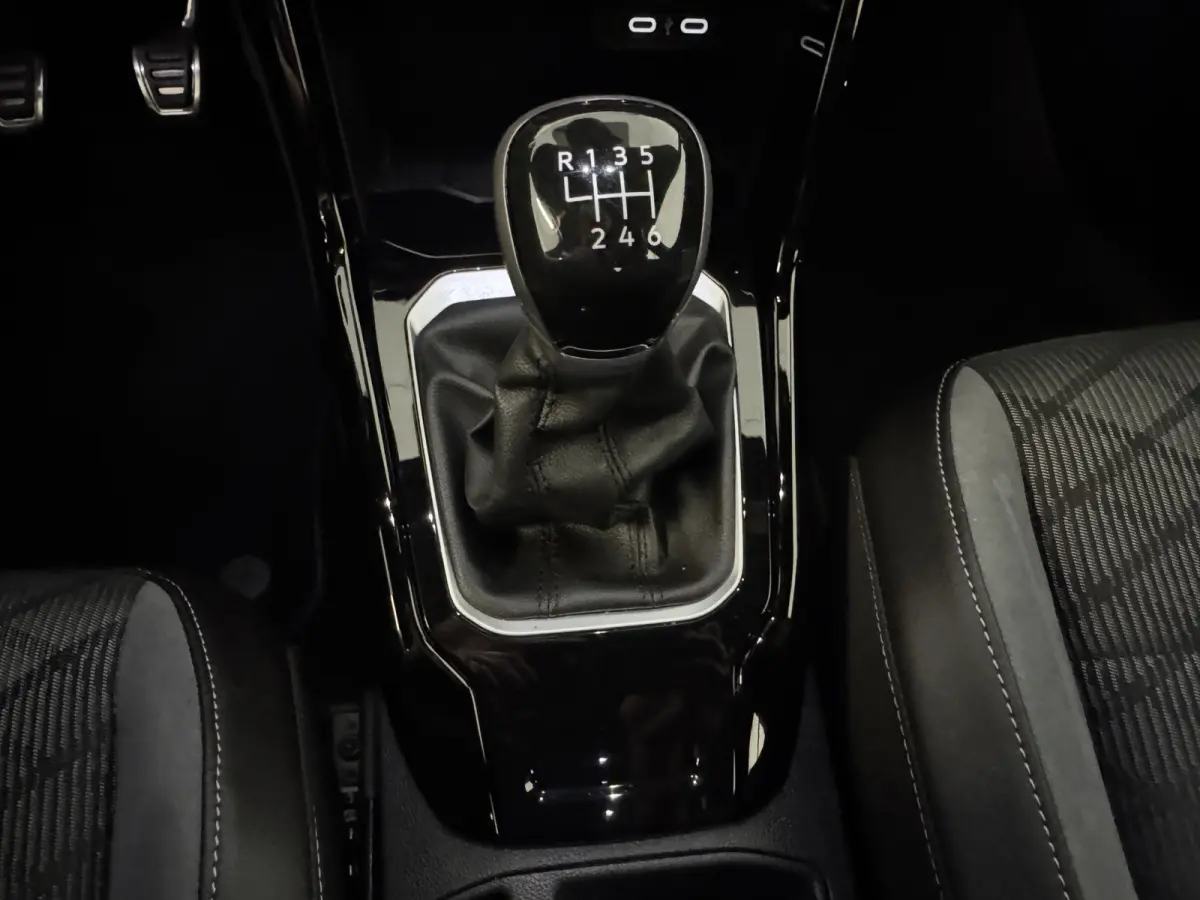 TSI 110PK R-LINE SPORT IQ.LIGHT/TREKHAAK/STOEL VERW.