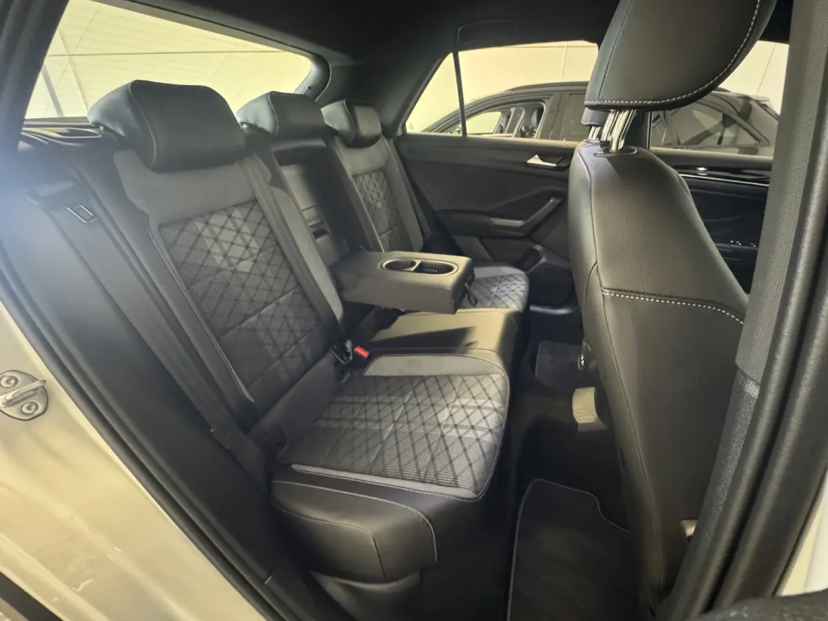 TSI 110PK R-LINE SPORT IQ.LIGHT/TREKHAAK/STOEL VERW.