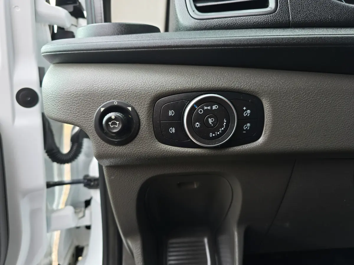 350 2.0 TDCI L2 H2 - 130 Pk - Euro 6 - Airco - Cruise Control