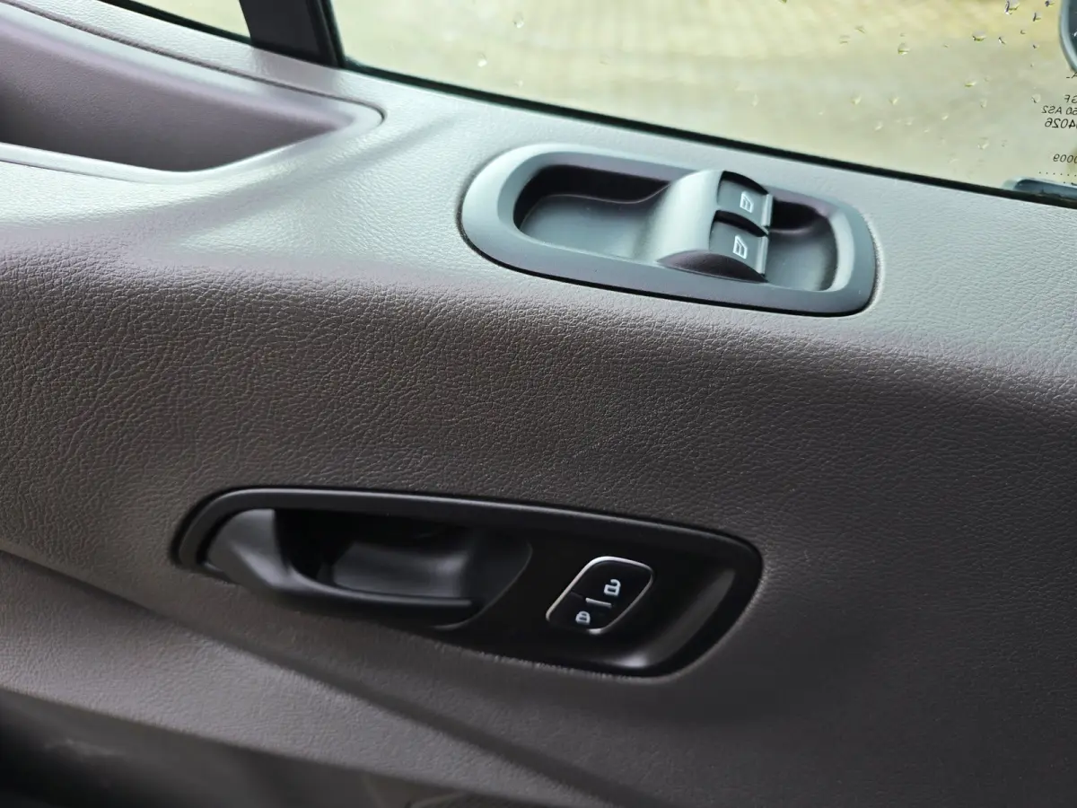 350 2.0 TDCI L2 H2 - 130 Pk - Euro 6 - Airco - Cruise Control