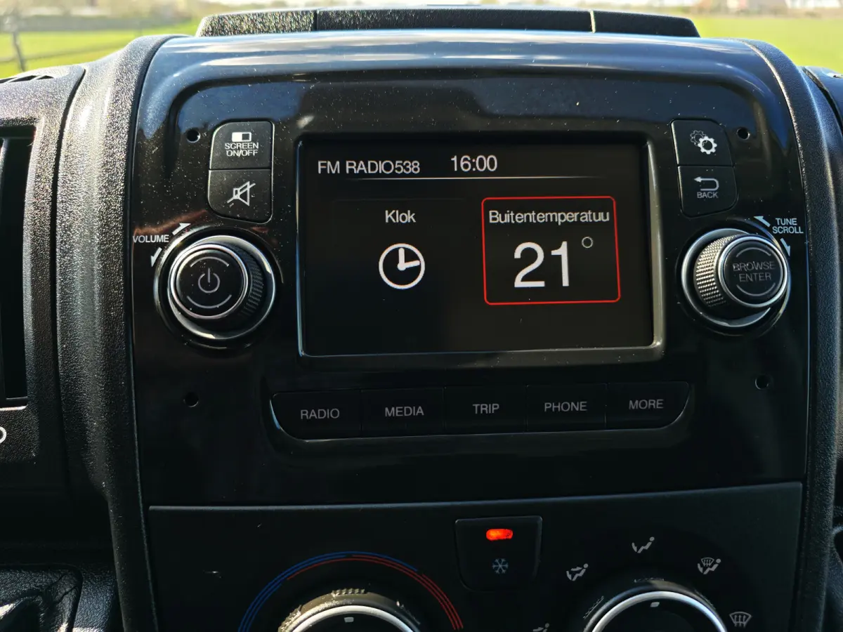 2.2D 140 L2H2 3.5T - 140 Pk - Euro 6 - ParkeerCamera - Airco - Cruise Control
