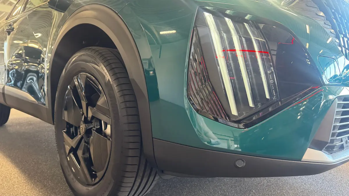 Envy | Active Safety Brake met camera en radar (automatisch noodremsysteem) met Distance Alert (waarschuwing dreigende aanrijding) | Advanced Active Safety Brake met camera en radar | Climat