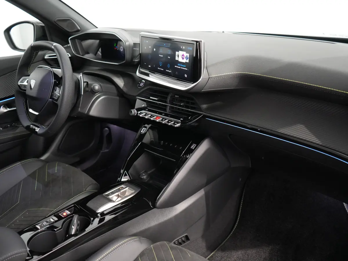 GT | Advanced Active Safety Brake met camera en radar | Climate Control | Elektrisch verstelbare en verwarmbare buitenspiegels