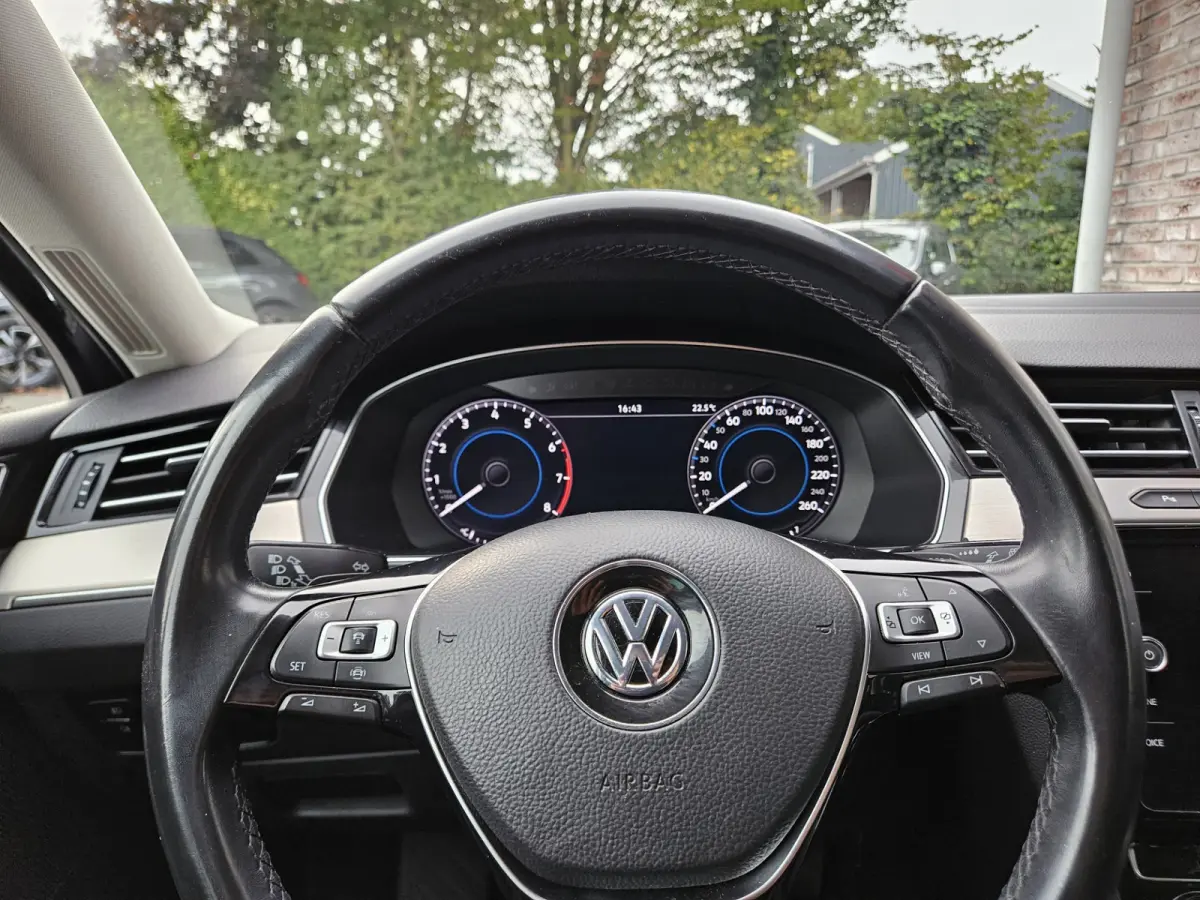 1.5 TSI Highline Business R Trekhaak! Automaat! Camera! Carplay! Mooie/Nette Auto!