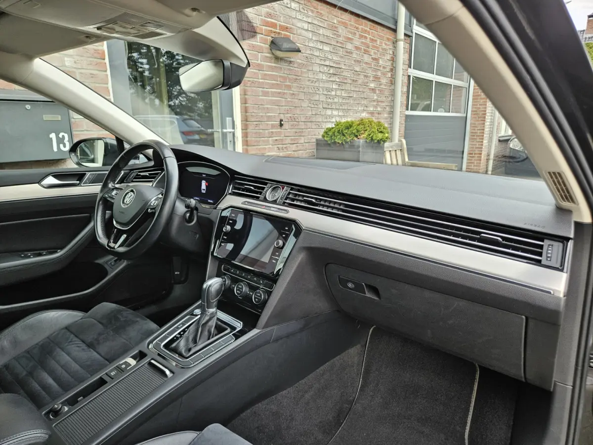 1.5 TSI Highline Business R Trekhaak! Automaat! Camera! Carplay! Mooie/Nette Auto!
