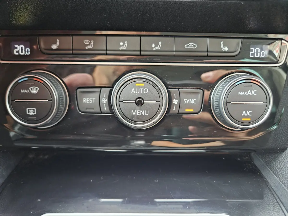 1.5 TSI Highline Business R Trekhaak! Automaat! Camera! Carplay! Mooie/Nette Auto!
