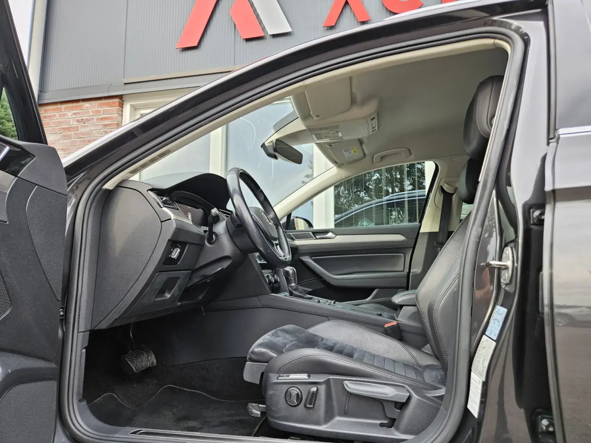 1.5 TSI Highline Business R Trekhaak! Automaat! Camera! Carplay! Mooie/Nette Auto!