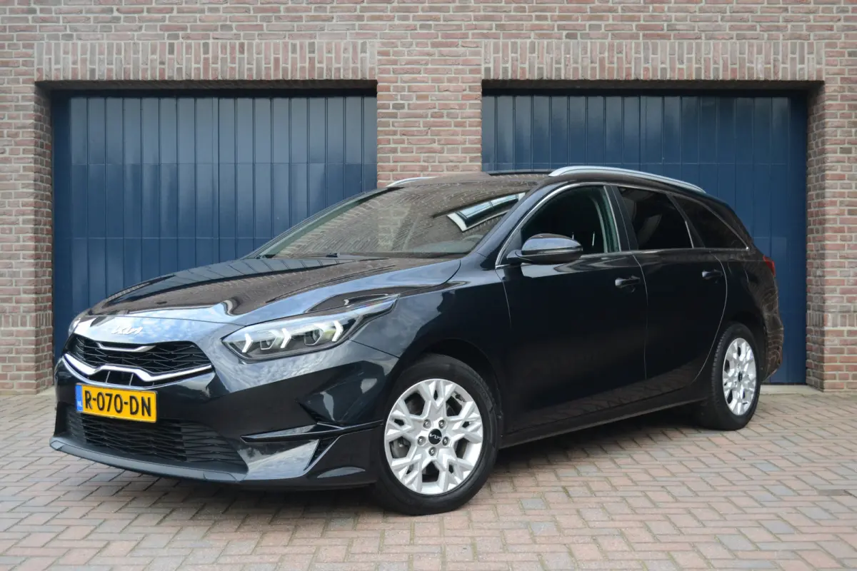1.0 T-GDi DynamicLine | Camera | Carplay/Android Auto | Getint Glas