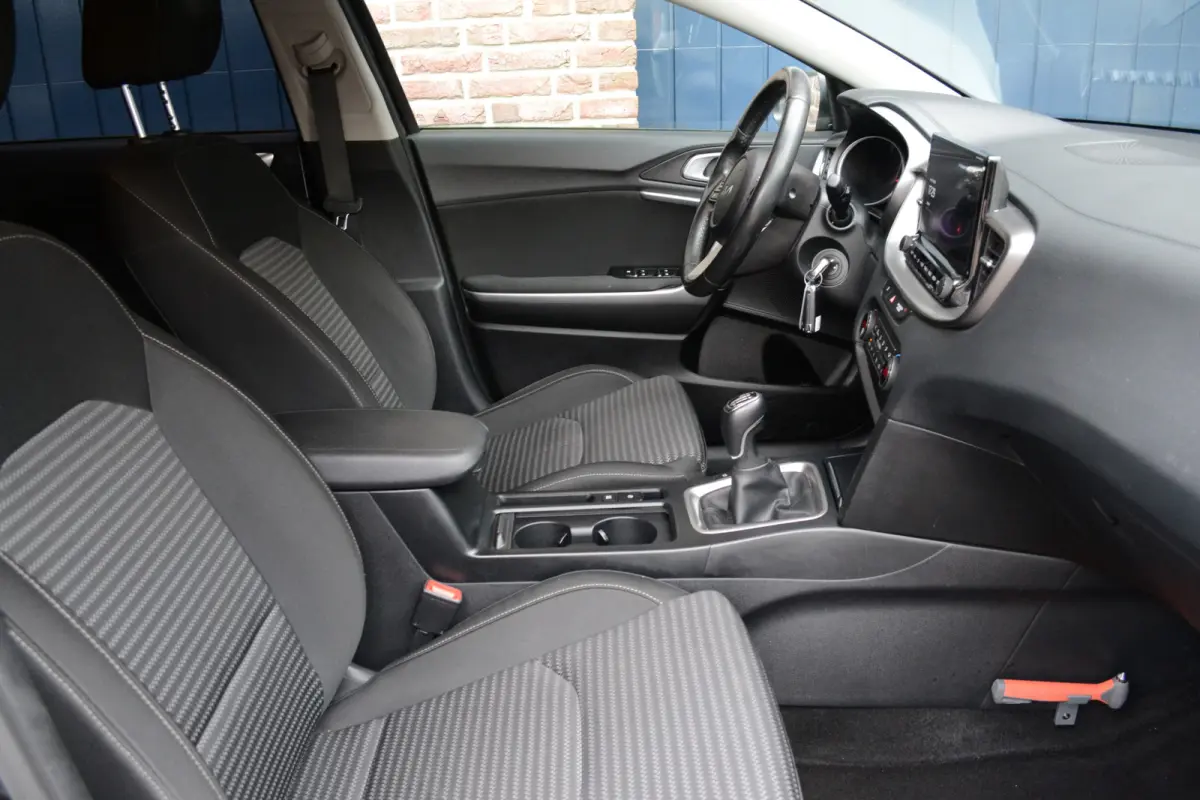 1.0 T-GDi DynamicLine | Camera | Carplay/Android Auto | Getint Glas