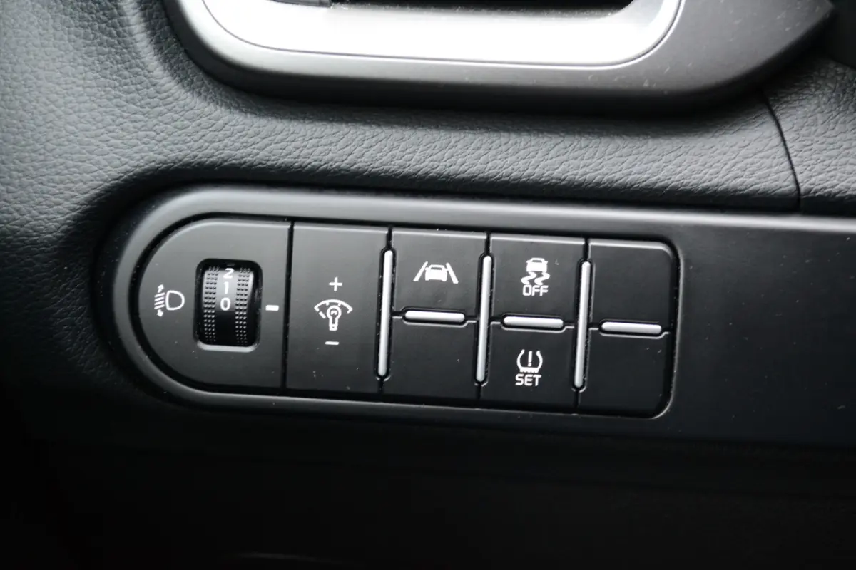 1.0 T-GDi DynamicLine | Camera | Carplay/Android Auto | Getint Glas