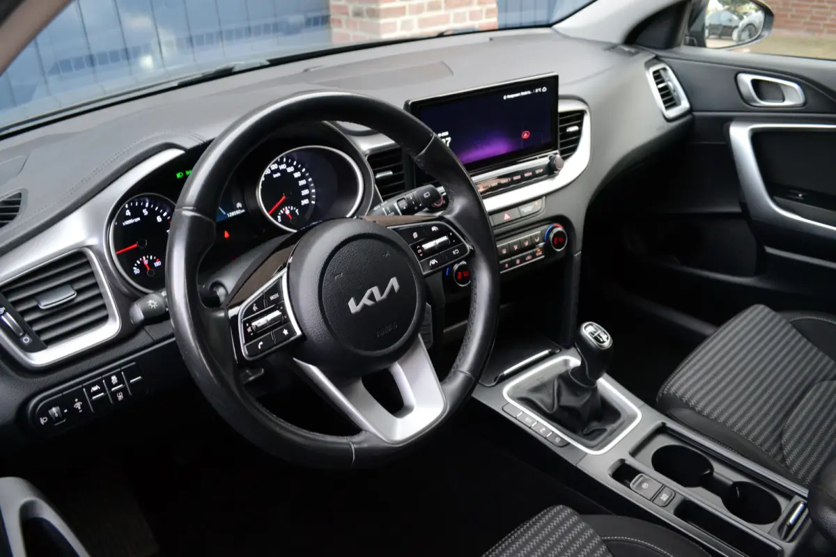 1.0 T-GDi DynamicLine | Camera | Carplay/Android Auto | Getint Glas