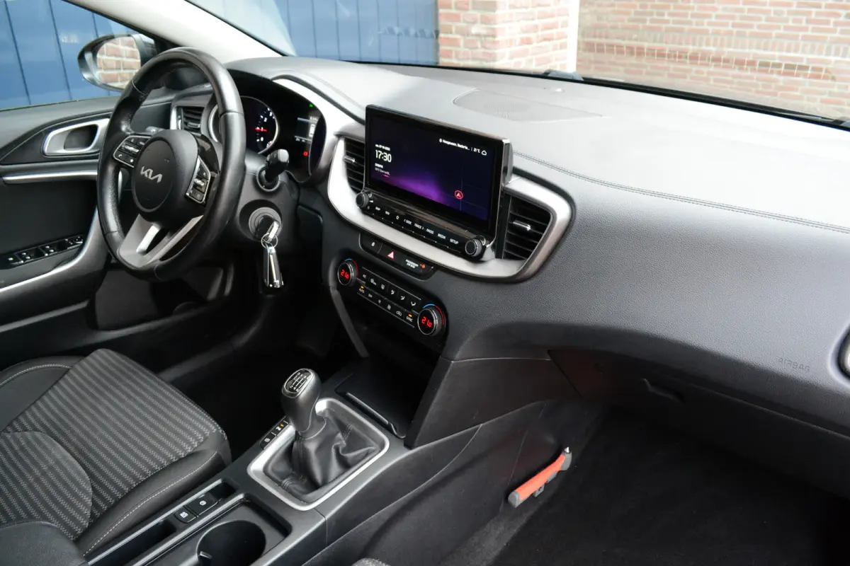 1.0 T-GDi DynamicLine | Camera | Carplay/Android Auto | Getint Glas