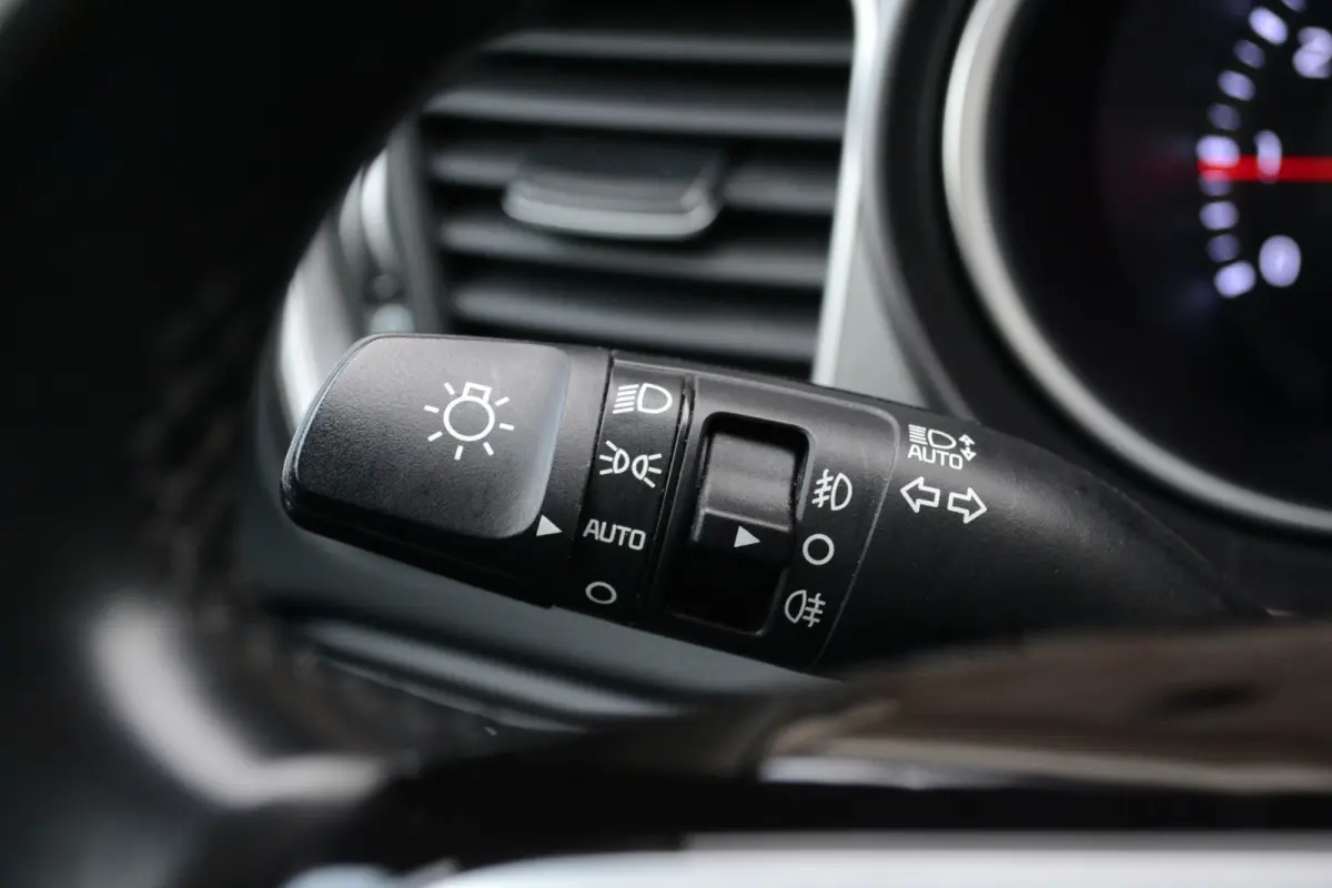 1.0 T-GDi DynamicLine | Camera | Carplay/Android Auto | Getint Glas