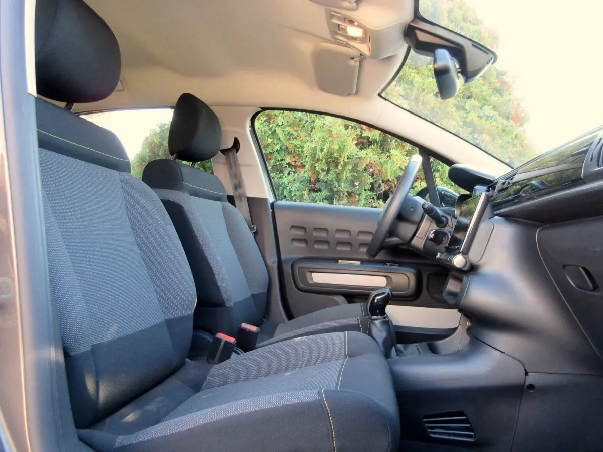 1.2 PureTech Feel Ed. * Navi * Pdc * Carplay *