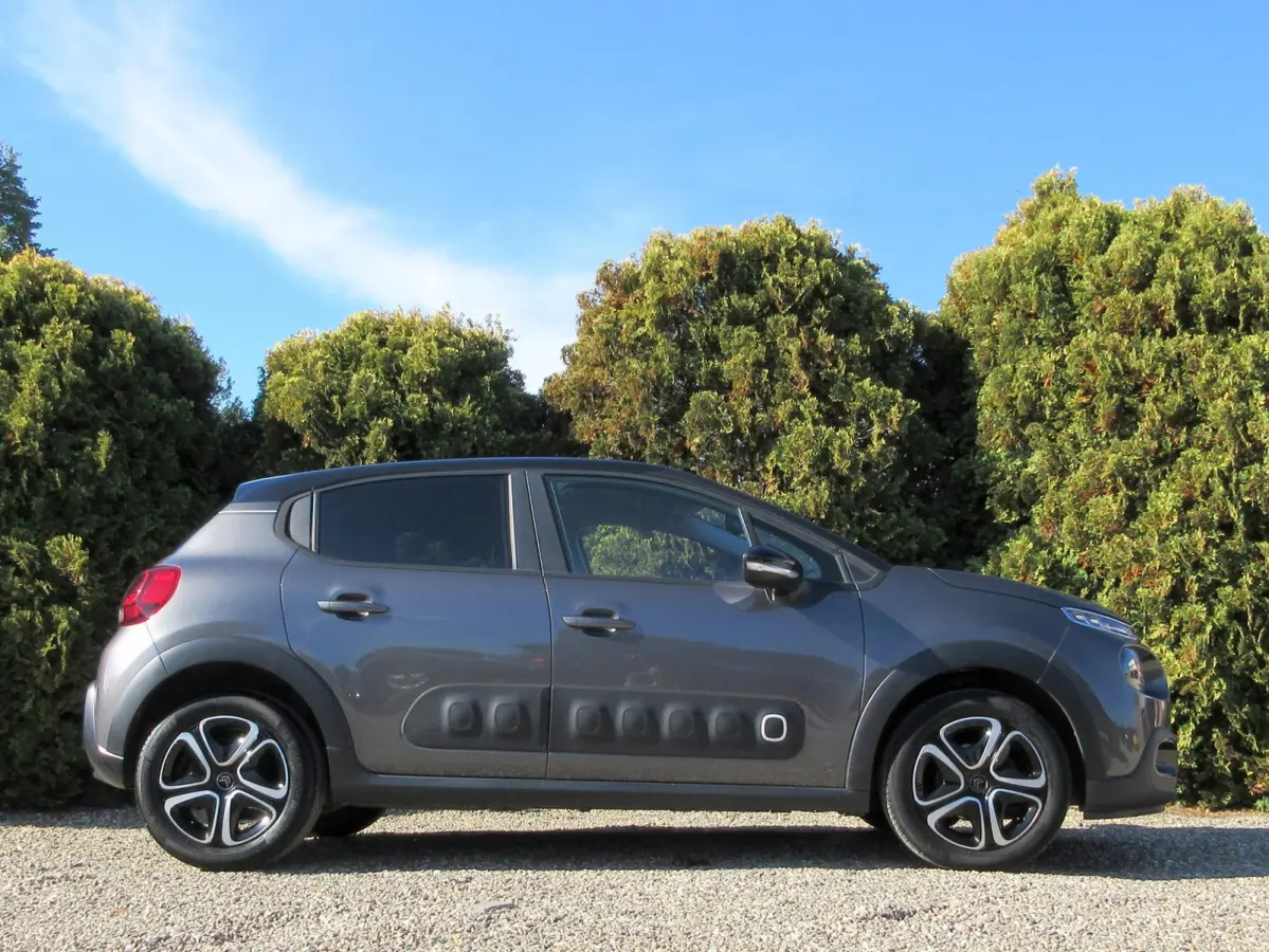 1.2 PureTech Feel Ed. * Navi * Pdc * Carplay *