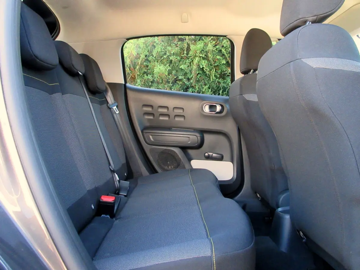 1.2 PureTech Feel Ed. * Navi * Pdc * Carplay *