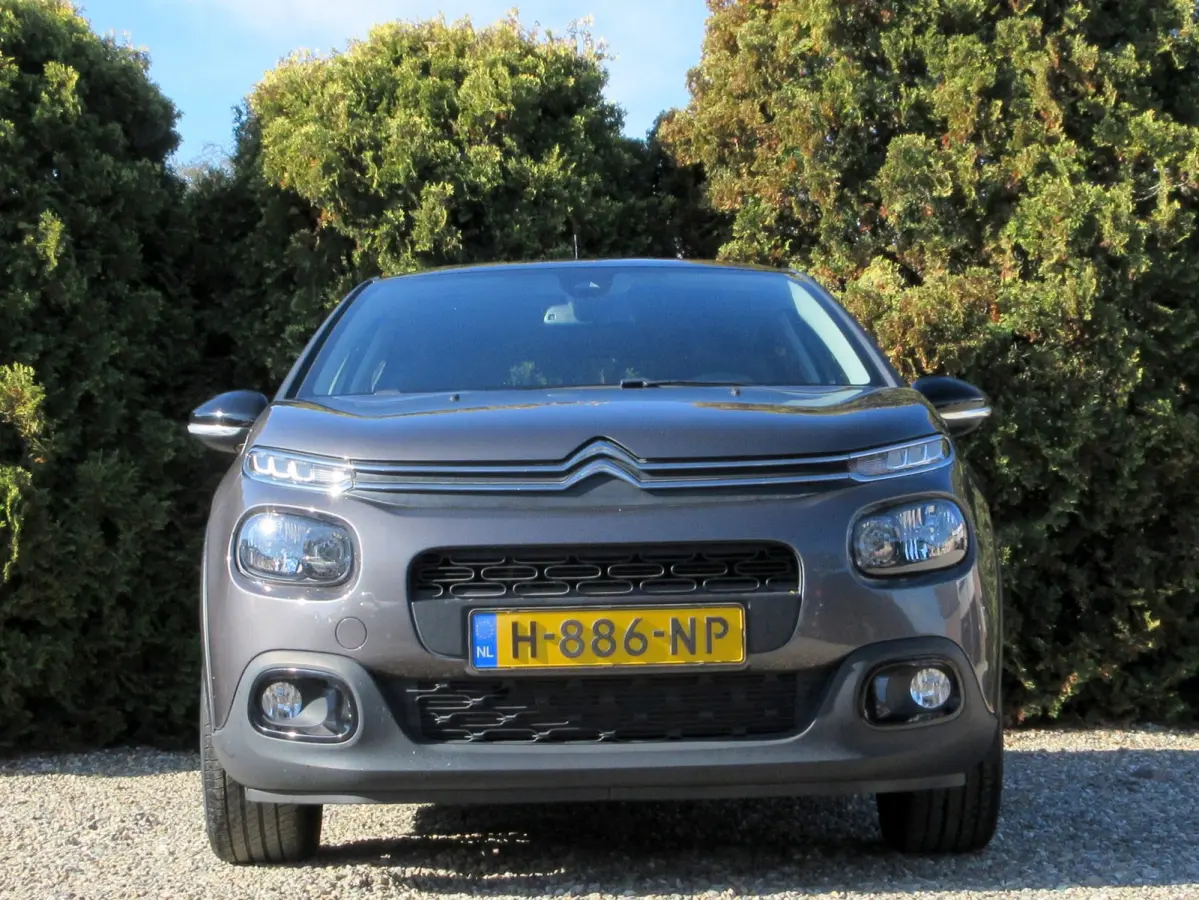 1.2 PureTech Feel Ed. * Navi * Pdc * Carplay *