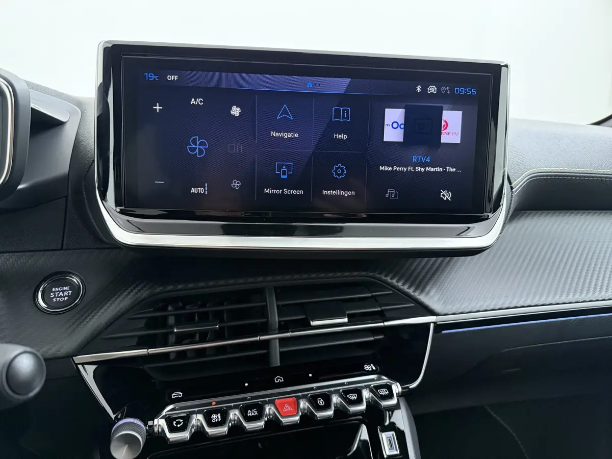 | Demo Deal | GT, | 10" touchscreen met DAB+ radio en Wireless Mirror Screen (Apple CarPlay / Android Auto ) | 17’’ lichtmetalen velgen ‘YANAKA’, afgewerkt in zwart Orbital met glanz