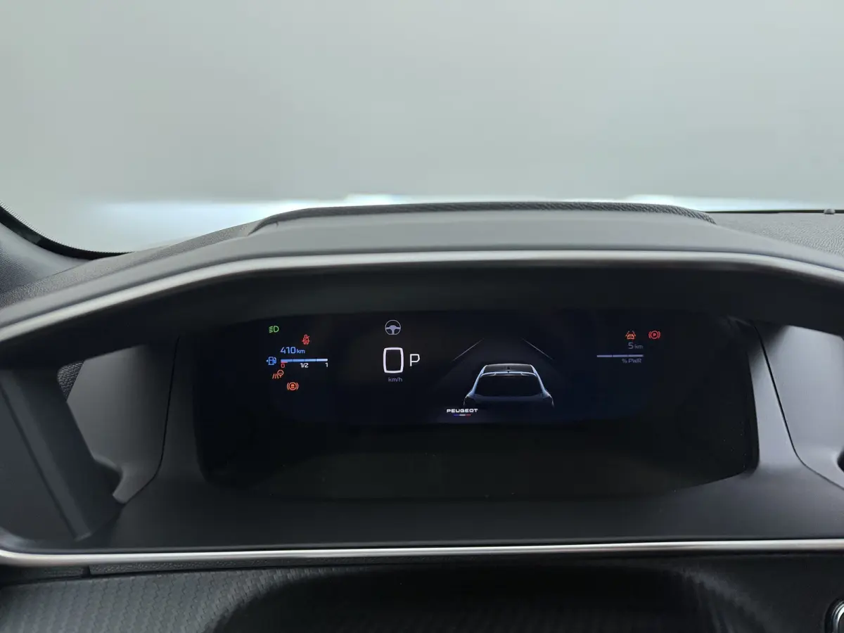 | Demo Deal | GT, | 10" touchscreen met DAB+ radio en Wireless Mirror Screen (Apple CarPlay / Android Auto ) | 17’’ lichtmetalen velgen ‘YANAKA’, afgewerkt in zwart Orbital met glanz